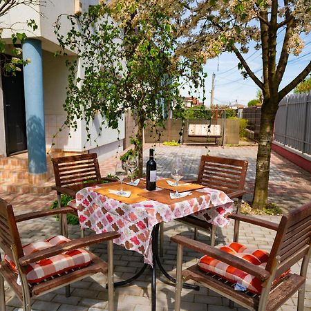 Pitstop Apartments Dumbravita  Екстериор снимка