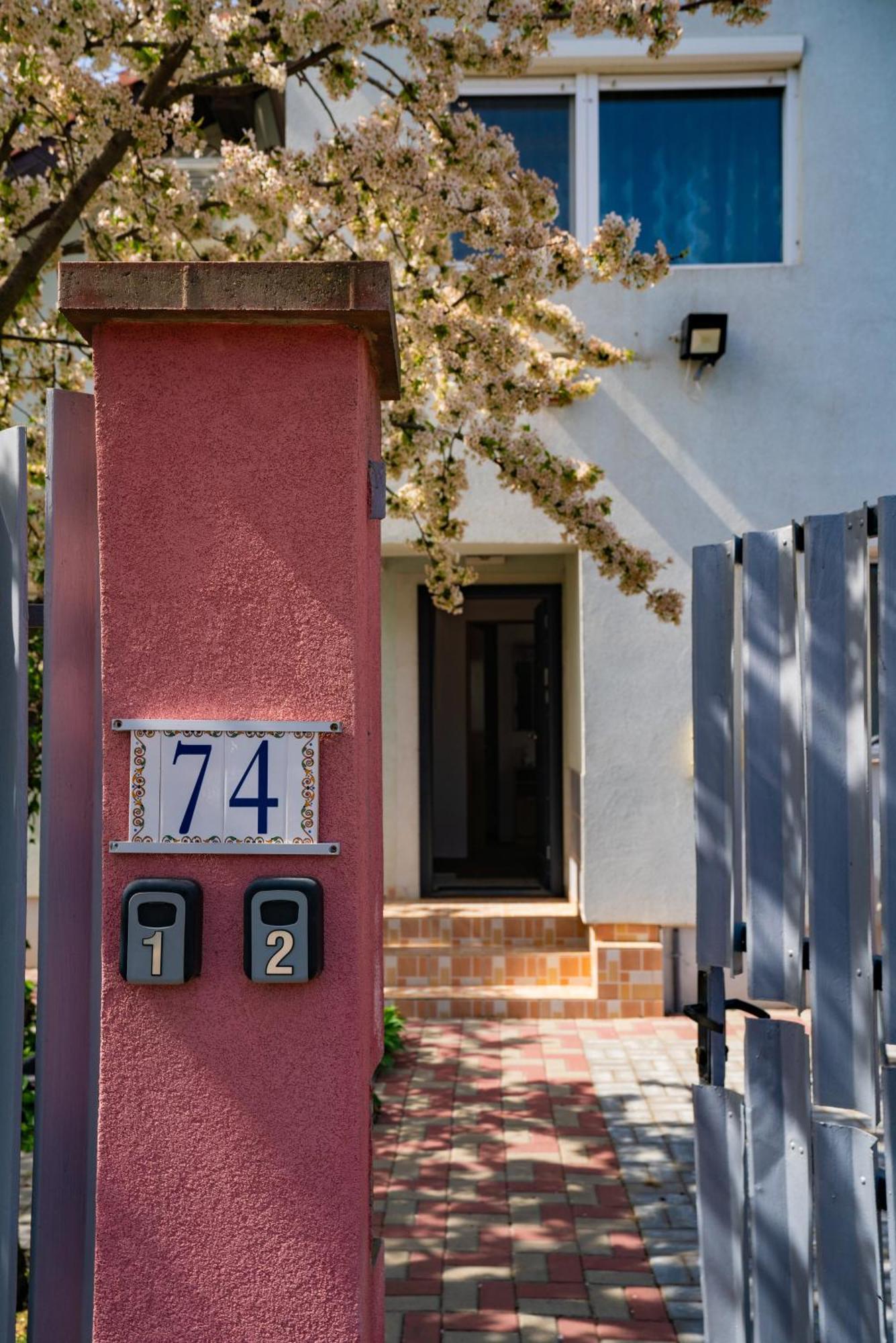 Pitstop Apartments Dumbravita  Екстериор снимка